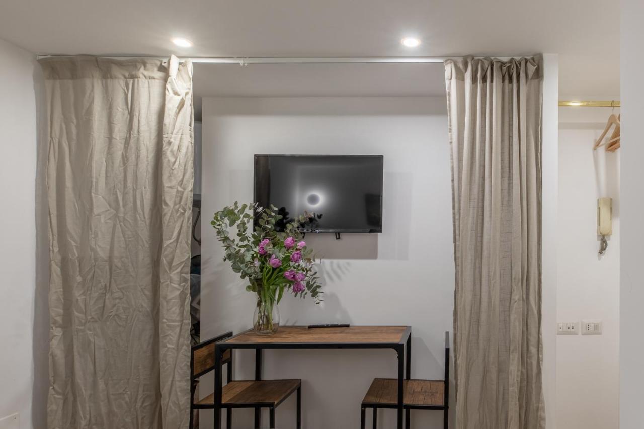 Appartement Iflat Small Studio In The Heart Of Trastevere à Rome Extérieur photo
