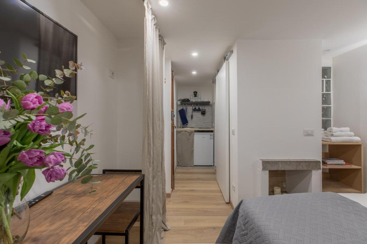 Appartement Iflat Small Studio In The Heart Of Trastevere à Rome Extérieur photo